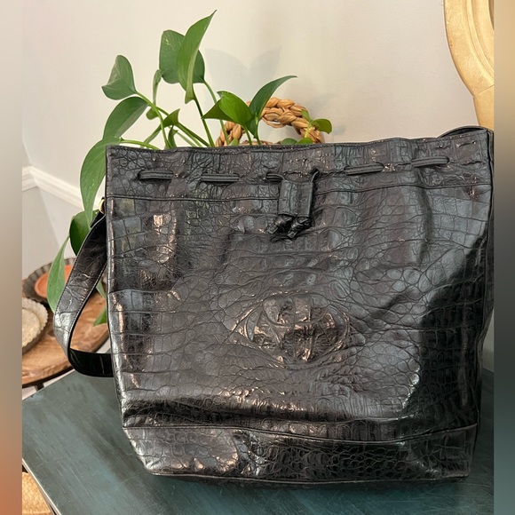 Neiman Marcus Black Made in Italy Genuine Leather Shoulder bag. - Picture 1 of 8